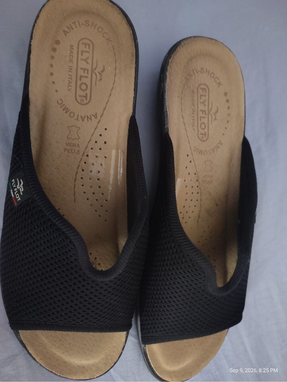 Fly Flot Women's Black Anti-Shock Open-Toe Slip-On Sandals